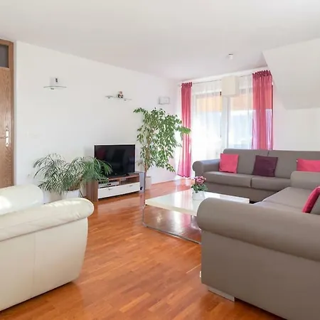 Fine Stay Apartments Zirovnica Exterior photo